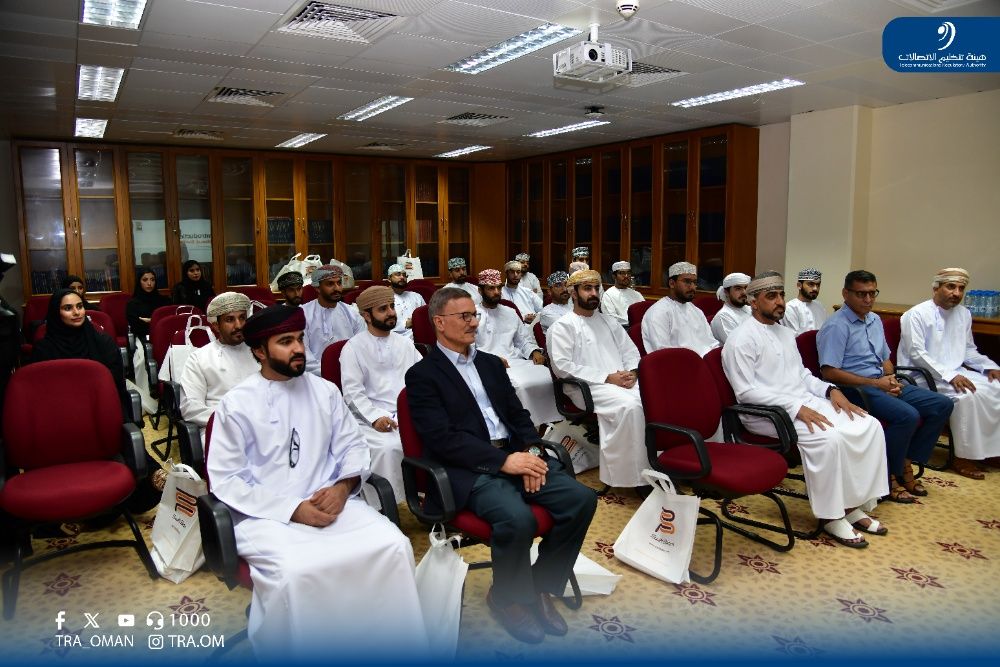 هيئة تنظيم الاتصالات تعقد حلقة عمل حول قياس البث الكهرومغناطيسي الصادر عن محطات الاتصالات